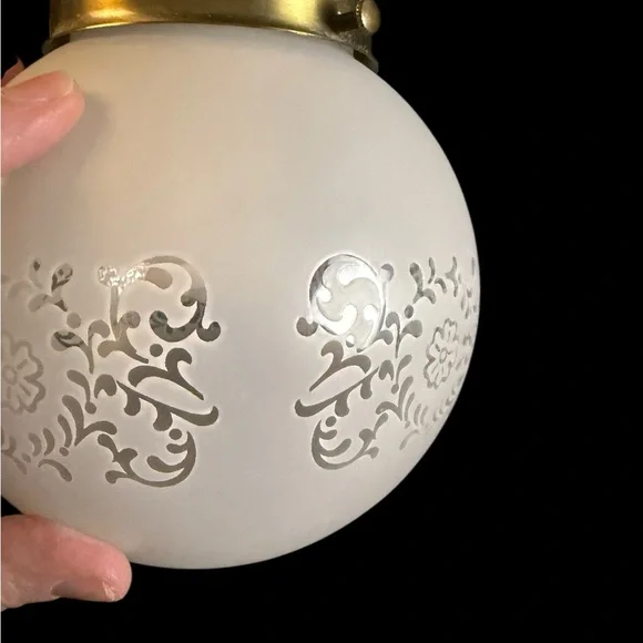 VTG 6 Inch Globe Hanging Lamp MCM Frosted Glass Floral With On-Off Switch WORKS - Picture 5 of 10